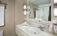 In-room Bathroom 7 Warwick Seattle