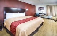 Kamar Tidur 4 Red Roof Inn Paducah