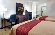 Kamar Tidur 3 Red Roof Inn Paducah