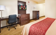 Kamar Tidur 5 Red Roof Inn Paducah