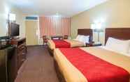 Bilik Tidur 4 Econo Lodge Rolla I-44 Exit 184 Near Missouri University of Science and Technology