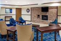 Lobby Days Inn & Suites by Wyndham Bridgeport - Clarksburg