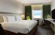 Bedroom 2 Hilton London Heathrow Airport Hotel
