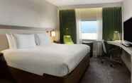 Bedroom 2 Hilton London Heathrow Airport Hotel
