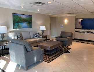 Lobby 2 Baymont by Wyndham Latham Albany Airport