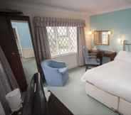 Bedroom 5 Shillingford Bridge Hotel