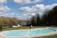 Swimming Pool Shillingford Bridge Hotel