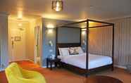 Bedroom 4 Shillingford Bridge Hotel
