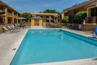 Swimming Pool Quality Inn At Eglin AFB