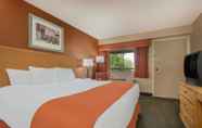 Bedroom 5 Days Inn by Wyndham Columbus Fairgrounds