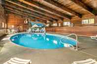 Swimming Pool Quality Inn Klamath Falls - Crater Lake Gateway