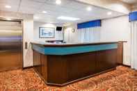 Sảnh chờ Days Inn by Wyndham Seattle Aurora