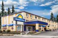 Exterior Days Inn by Wyndham Seattle Aurora