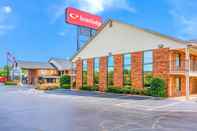 Exterior Econo Lodge