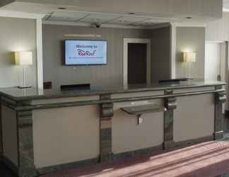 Lobi 2 Red Roof Inn PLUS+ Newark Liberty Airport - Carteret