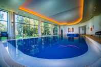 Swimming Pool Botleigh Grange Hotel