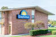 Exterior Days Inn by Wyndham Niles