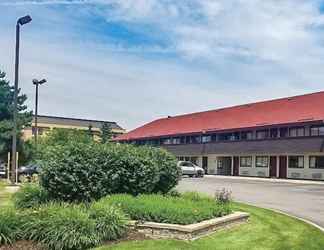 Exterior 2 Red Roof Inn PLUS+ Ann Arbor - U of Michigan North