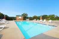 Swimming Pool Quality Inn Dahlonega Near University