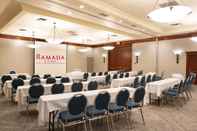 Ruangan Fungsional Ramada Hotel & Conference Center by Wyndham Kelowna