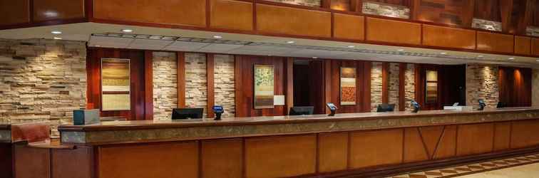 Lobi DoubleTree by Hilton Cherry Hill Philadelphia