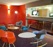 Lobby 3 ibis Dieppe Val Druel