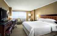 ห้องนอน 7 Sheraton Cavalier Calgary Hotel