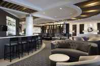 Bar, Cafe and Lounge Sheraton Cavalier Calgary Hotel