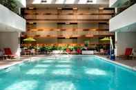 Swimming Pool Marriott Saddle Brook