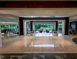 Lobby 2 Hilton Chicago/Oak Brook Hills Resort & Conference Center