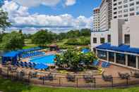 Swimming Pool Hilton Chicago/Oak Brook Hills Resort & Conference Center