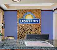 Lobby 6 Days Inn by Wyndham San Francisco - Lombard