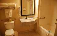 In-room Bathroom 2 Best Western Baraboo Inn