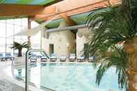 Swimming Pool DORMERO Hotel Bonn Windhagen