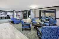 Lobby Baymont by Wyndham Canton