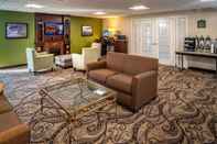 Lobi BEST WESTERN Huntington Mall Inn