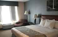 Bedroom 4 BEST WESTERN Huntington Mall Inn