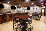 Bar, Cafe and Lounge AmericInn by Wyndham Janesville