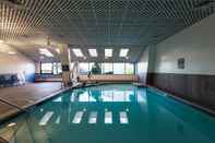 Swimming Pool APA Hotel Woodbridge