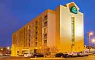 Bangunan 3 La Quinta Inn & Suites by Wyndham Nashville Airport/Opryland