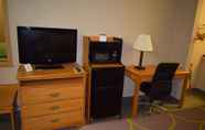 Bedroom 5 Super 8 by Wyndham Fort Chiswell/Wytheville Area