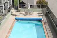 Swimming Pool Accent Inns Kamloops