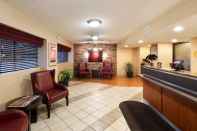 Lobby Red Roof Inn Detroit Metro Airport - Taylor