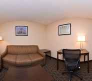 Common Space 4 Days Inn by Wyndham Wauseon