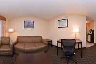 Common Space Days Inn by Wyndham Wauseon