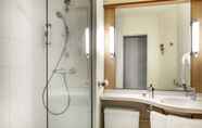 In-room Bathroom 7 ibis Toulouse Airport