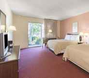 Bedroom 5 Days Inn by Wyndham Novato/San Francisco