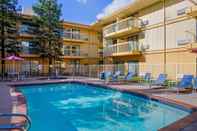 Swimming Pool La Quinta Inn & Suites by Wyndham Oakland - Hayward