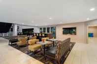 Bar, Kafe, dan Lounge La Quinta Inn & Suites by Wyndham Oakland - Hayward