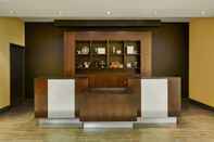 Lobi Four Points by Sheraton Milwaukee North Shore